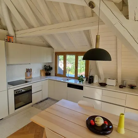 Attic - Penthouse 2 Bedrooms Apartmán *